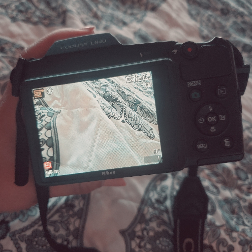 Nikon L840